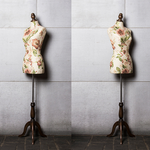 <span class=keywords><strong>Mannequin</strong></span> de <span class=keywords><strong>couture</strong></span> femme en porcelaine bleue et blanche de style chinois - Product Image 3