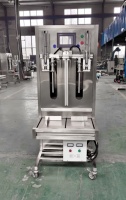 Machine de remplissage et d'embouteillage semi-automatique de sacs en verre pour huile végétale (soja/tournesol/olive) contrôlée par PLC, haute précision, pour l'industrie alimentaire