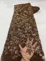 Tissu en dentelle brodée de sequins perlés 100% polyester avec motif floral pour robes de mariée élégantes et luxueuses