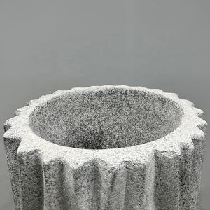 大型で耐久性のあるグラスファイバー製プランター、モダンでクラシックな有名デザイン、環境に優しい、屋内外で使用可能、家庭、ホテル、ショッピングモール向け - Product Image 6