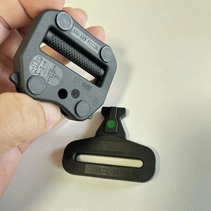 مشبك تكتيكي قابل للتعديل ومقاوم للماء وسريع التحرير وعازل للحرارة وقابل للفصل لحزام الأمان - Product Image 4