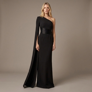 Robe longue noire à une épaule et manches longues |   Robe de soirée longue avec fente centrale au dos - Product Image 1