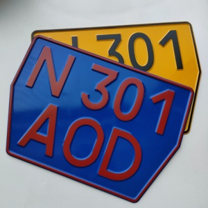 Plaques <span class=keywords><strong>d</strong></span>'<span class=keywords><strong>immatriculation</strong></span> personnalisées en métal 3D en relief de style britannique pour la <span class=keywords><strong>d</strong></span>écoration de voiture - Product Image 3