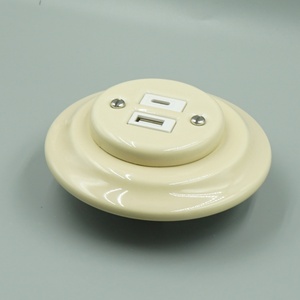 Enchufe de pared montado al ras de cerámica marfil Salida de <span class=keywords><strong>porcelana</strong></span> retro con puertos USB y tipo C Cargador de energía de estilo <span class=keywords><strong>vintage</strong></span> - Product Image 2