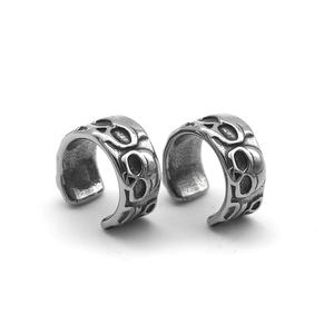 Pendiente de Oreja para Hombre Yuenique, Acero Inoxidable 316L, Resistente al Agua y al Deslustre, Diseño de Calavera, Clip para Cartílago, Estilo Punk Rock, Regalo - Product Image 2