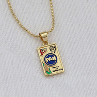 NM1408 Collar con colgante de esmalte chapado en oro de 18k, inspirado en aperitivos de Venezuela, con diseño de comida divertida, PAN Pirulin y lata de refresco