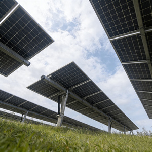 Sistem Pelacak Surya Satu Sumbu 1MW 3MW, Pemasangan di Tanah, Pelacak Surya Satu Sumbu Cerdas dengan Penggerak Putar - Product Image 3