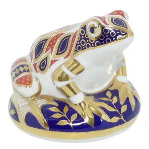 Royal Crown Derby Animal Paperweight of Frog Shaped