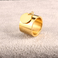 Bague en acier inoxydable de style européen et américain, tendance, joker, hip hop, simple, plaqué 18 carats, non décolorant, cercle sans pierre, pour homme et femme, pour cadeau