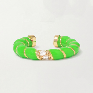 LOZRUNVE 18k Vergoldeter Nicht-Durchstechender Gedrehter Emaille-Ohrclip Ohrring aus 925 Sterling Silber - Product Image 1