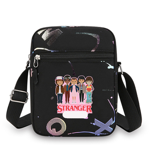Nouveau design Stranger S5 Hellfire Club Friends Don't Lie Eleven Pattern Crossed Body Bag Sac à bandoulière personnalisé pour enfants - Product Image 5