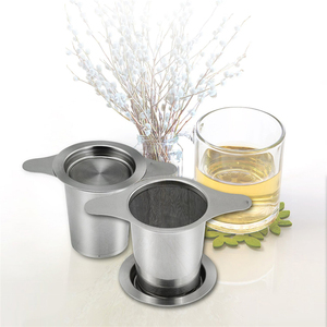 Infusore per Tè in Acciaio Inox 18/8 Extra Fine, Ecologico, <span class=keywords><strong>con</strong></span> Grande Capacità, Doppi Manici e Vassoio Raccogligocce per Teiera Sospesa - Product Image 1