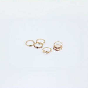 Set di Anelli Impilabili Placcati Oro con Gemme per Donne, Incastonatura di Zirconi, Gioielli Eleganti e Minimalisti alla Moda, Regolabili - Product Image 2