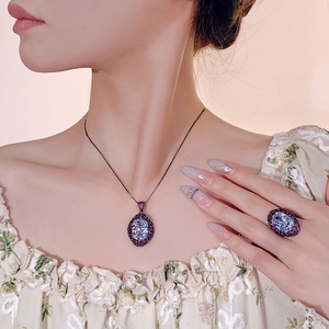 Parure de bijoux écologiques en cuivre hypoallergénique, résistante à l'eau, avec pendentif et boucles d'oreilles en zircon noir et gris 12*16mm - Product Image 3