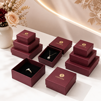 Boîte rigide écologique à faible MOQ pour emballage cadeau de bijoux (montre, bracelet, boucles d'oreilles, collier) avec logo personnalisé, découpée sur mesure, faite à la main
