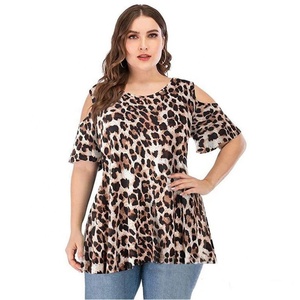 Blus Wanita Motif Bunga 5XL Atasan Cold Shoulder Pakaian Tropis Ukuran Besar Tunik Lengan Setengah Kaos Oversize - Product Image 6