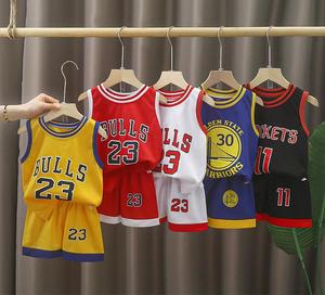 Set Personalizzato di Maglie da Basket <span class=keywords><strong>per</strong></span> Bambini |   2 Pezzi Divisa Sportiva Giovanile ad Asciugatura Rapida |   Tuta da Allenamento Professionale <span class=keywords><strong>per</strong></span> Ragazzi - Product Image 1