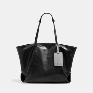 Petit MOQ Sac à main fourre-tout noir pour femme en PU vegan, style vintage, résistant à l'eau, avec fermeture éclair, portable, à bandoulière - Product Image 1
