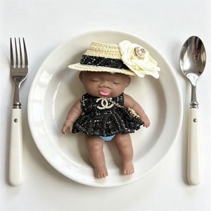 Muñeca de Plástico Unisex Natasha Negra de 15-30cm con Ropa, Juguete Antiestrés, Regalo Divertido para la Ansiedad - Product Image 2
