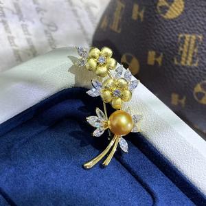 Nanyang Gold Pearl <b>Brooch</b> <b>Fashionable</b> Flower Petals and Crystal Breast Flower Add Icing Cake and Seawater Pearls to Your Style - Product Image 5