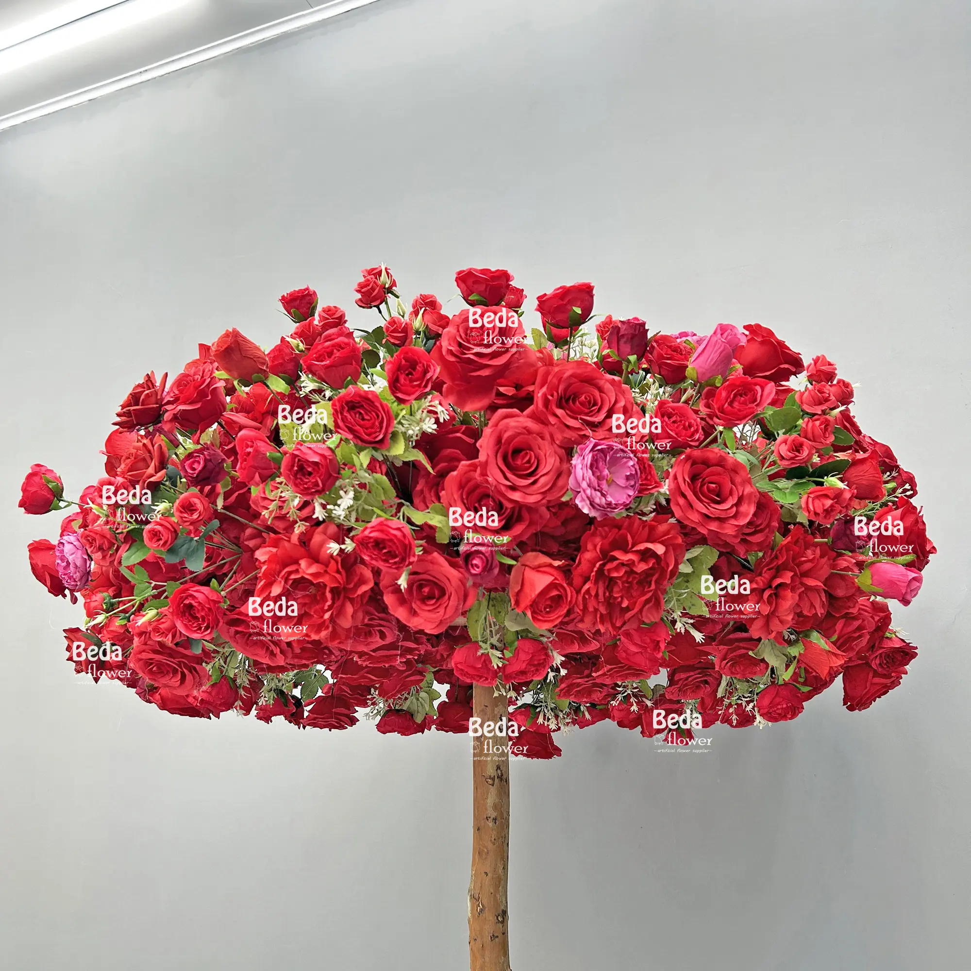 ベダカスタマイズされたロマンチックな赤い花の結婚式人工桜の木屋内花ヤナギ大きな大きな木の装飾