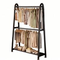 Porte-manteau sur pied avec étagère à chaussures pour l'entrée de la maison