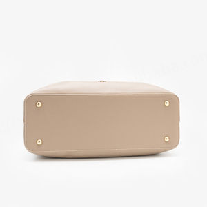 Cartera de mano de piel sintética personalizada con cierre de cremallera, forro de poliéster y correa individual para mujer, venta al por mayor, hecha en China - Product Image 5