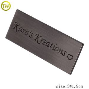 Equipaje con forma rectangular Placa de identificación de <span class=keywords><strong>metal</strong></span> Logotipos de marca Etiqueta de <span class=keywords><strong>metal</strong></span> de níquel antiguo cepillado personalizado para bolsos - Product Image 2