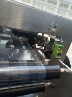 Empaquetadora automática de líquidos de sellado lateral de 4 líneas múltiples
