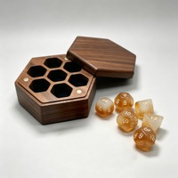 Boîte hexagonale en noyer avec intérieur en velours personnalisé, rangement pour dés de jeu de rôle, en bois avec couvercle magnétique