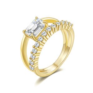 Anillo Apilable de Plata de Ley S925 con Moissanita Corte Esmeralda, Anillo de Lujo para Mujer, Regalo para Propuesta de Matrimonio, Compromiso o Fiesta - Product Image 1