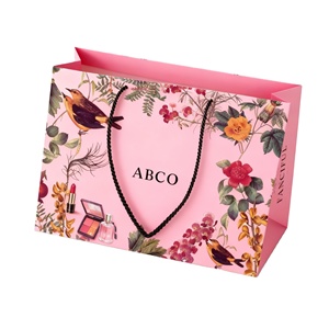 Sac cadeau de luxe en papier fourre-tout européen Logo en matériau kraft personnalisé Emballage de boutique en relief pour vêtements Lunettes imprimées - Product Image 1