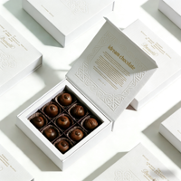 Boîte en carton imperméable personnalisée pour chocolat blanc avec doublure en éponge, design texturé en relief pour l'emballage de cadeaux de mariage