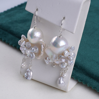 Diseño de moda 925 Plata esterlina Gran flor barroca Forma Perla de agua dulce Mujeres Pendientes de aro
