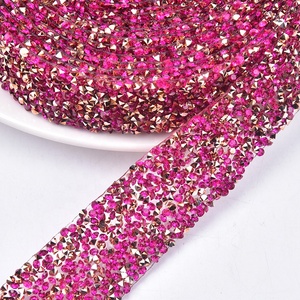 3Cm Glitter <span class=keywords><strong>Resin</strong></span> Berlian Imitasi Pita Trim Hot Fix Strass Rantai Banding Kristal Pita Strip untuk Gaun Pengantin Applique Pakaian - Product Image 4