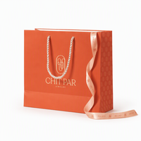 Sacs fourre-tout en papier kraft personnalisés pour les magasins de vêtements et les cadeaux ; Impression de logo personnalisée de qualité supérieure avec revêtement UV
