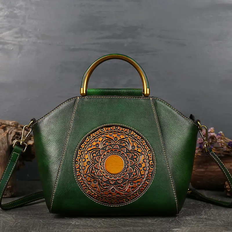 Sacolas de couro quadradas luxuosas com logotipo Totem personalizado Oem para mulheres bolsas