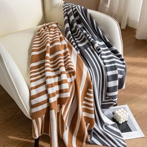 Bufanda de invierno gruesa y cálida a rayas, tipo cachemira, para mujer, chal de lujo personalizado con borlas, venta al por mayor directa de fábrica - Product Image 1
