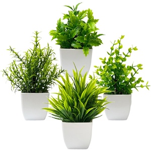 Mini Bonsaïs Artificiels en Plastique Écologiques et Résistants pour la Décoration de la Maison et du Bureau - Product Image 1