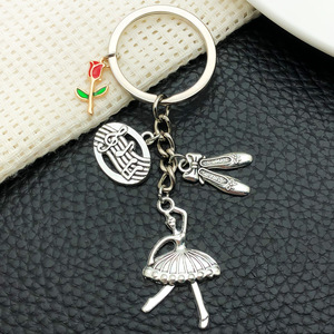 Porte-clés en alliage métallique Vente en gros de chaussures de ballet Porte-clés de ballerine Cadeaux de danseuse pour femmes et filles - Product Image 1