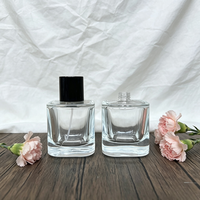 Flacon de parfum carré de haute qualité de 50 ml, flacon de parfum vide en verre avec couvercle noir