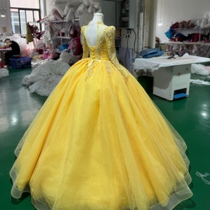 Robe de mariée JXS16 en sequins jaunes brillants avec appliques, décolleté cœur, traîne chapelle, en tissu dentelle 100% polyester - Product Image 3