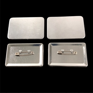 Từ 50*50mm Tự làm tùy chỉnh nút vuông huy hiệu vật liệu hiện đại & phong cách cổ cho Tên tấm logo huy hiệu <span class=keywords><strong>55mm</strong></span> phác thảo vuông - Product Image 1