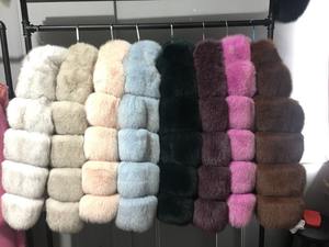 Giacca Cappotto Invernale da Donna di Lusso in Spessa Pelliccia Sintetica, Caldo Soprabito Taglie Forti di Gran Moda - Product Image 2