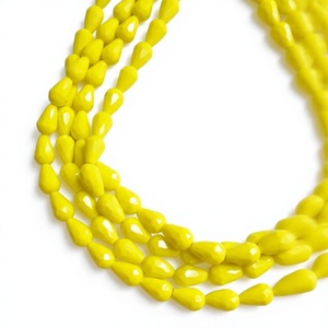Collar de Resina con Diseño Geométrico Elegante para Mujer, Cadena Chapada en Oro, Cuentas Azules, Joyería de Fiesta, Moderna y Elegante - Product Image 4