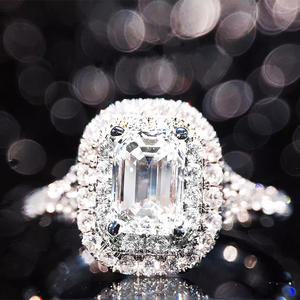 Anello di Lusso F755 con Diamante Taglio Smeraldo, Gioiello da Donna con Pietra Naturale per Fidanzamento - Product Image 3