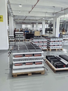 Système de stockage d'énergie industriel et commercial Powergo EU Stock 20-930 kWh, connecté au réseau ou autonome, armoire de batterie BESS 100 kWh 144 kWh - Product Image 5