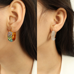 ต่างหูห่วงรูปตัว C ประดับคริสตัลสำหรับผู้หญิง ต่างหูคริสตัลแบบฝังขนาดเล็ก สวมใส่ได้ทุกวัน เครื่องประดับสีทอง - Product Image 4