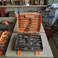 Kit d'outils manuels en acier au chrome-vanadium de 172 pièces, durable, sans batterie, comprenant une clé à cliquet métrique, un jeu de douilles, un coffret rigide
