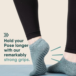 Calcetines Antideslizantes para Pilates y Yoga con Agarre para Mujer - Product Image 3